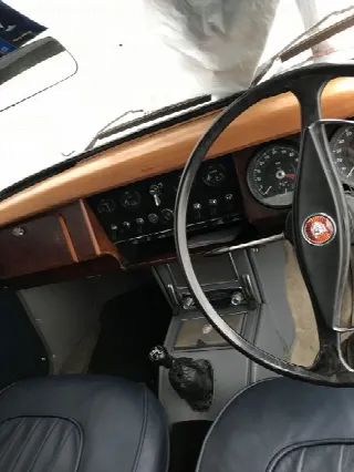 Foto 13 di 13: JAGUAR MKII 2,4  cambio manuale 6 cilindri 