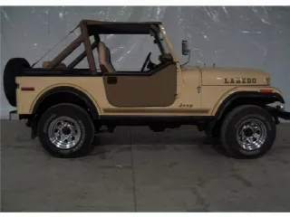 Foto 5 di 6: JEEP CJ 7 Laredo 
