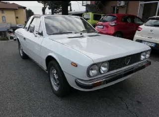 Foto 2 di 9: LANCIA Beta Spider