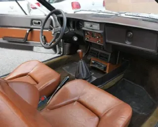 Foto 7 di 9: LANCIA Beta Spider