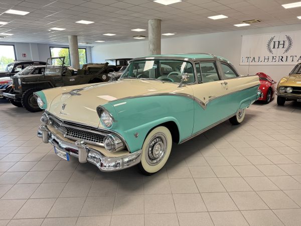 FORD Fairlane Crown Victoria   