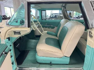 Foto 12 di 27: FORD Fairlane Crown Victoria   