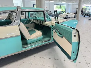 Foto 16 di 27: FORD Fairlane Crown Victoria   