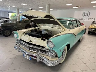 Foto 27 di 27: FORD Fairlane Crown Victoria   