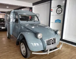 Foto 1 di 7: CITROEN 2 CV Azu