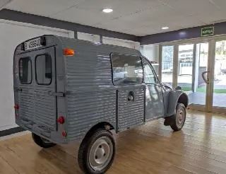 Foto 2 di 7: CITROEN 2 CV Azu