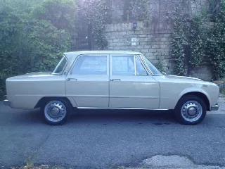 Foto 2 di 5: ALFA ROMEO Giulia Super 1.6 