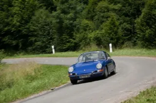 Foto 4 di 5: PORSCHE 911(1963-1973) 911 - 2.4 T