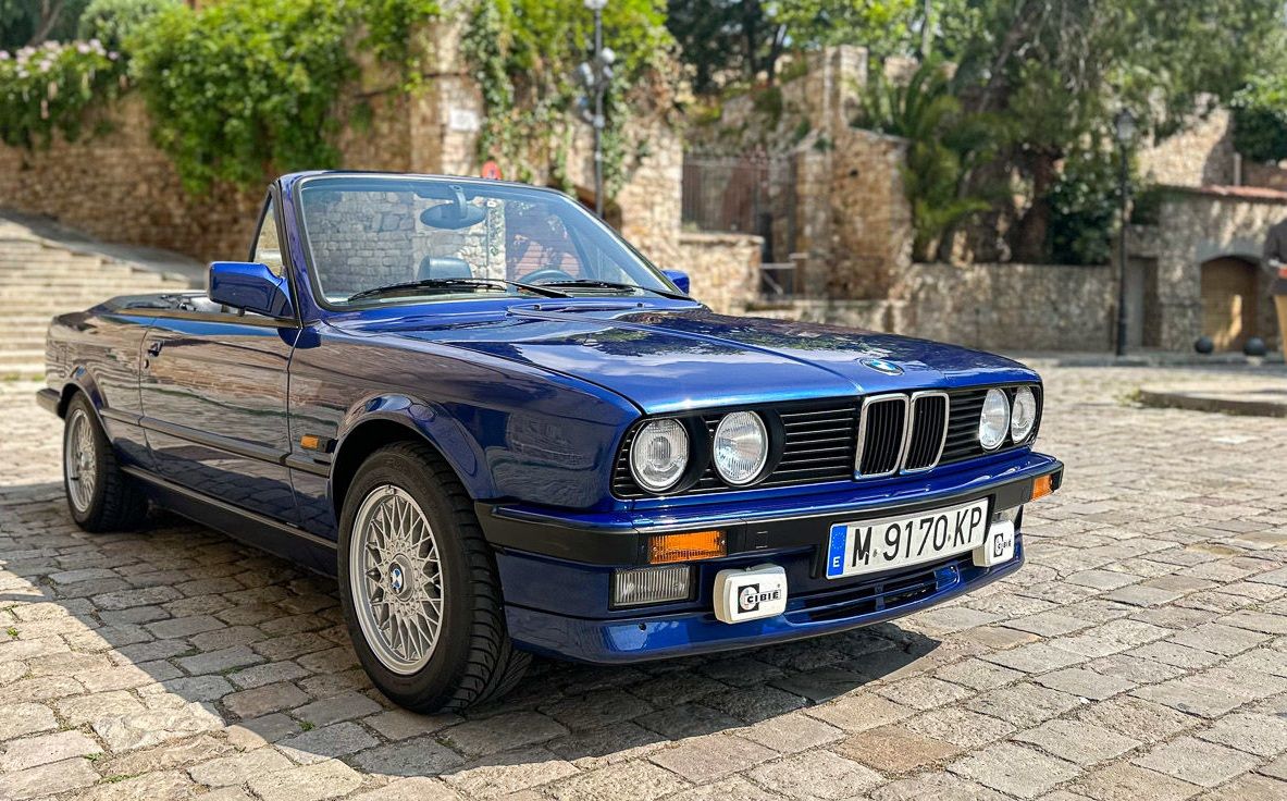 BMW 325     i E30