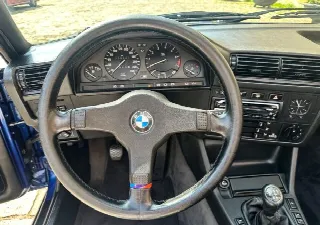 Foto 4 di 6: BMW 325     i E30