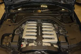 Foto 9 di 9: MERCEDES-BENZ SE 600 