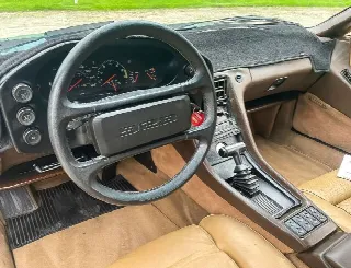 Foto 4 di 7: PORSCHE 928 