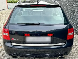 Foto 5 di 9: AUDI Quattro RS6 V8 C5