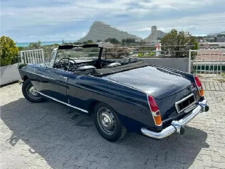 Foto 2 di 7: PEUGEOT 404 Cabriolet 