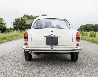 Foto 2 di 6: ALFA ROMEO Giulietta Sprint       