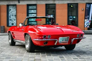 Foto 2 di 7: CHEVROLET Corvette C2  
