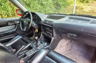 Foto 4 di 5: BMW M5 E34 