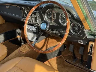 Foto 7 di 9: ASTON MARTIN DB4 Coupe 