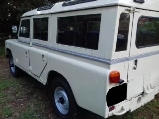 Foto 2 di 5: LAND ROVER 109 III serie Santana Special  
