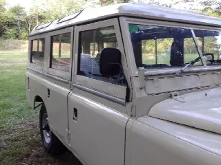 Foto 4 di 5: LAND ROVER 109 III serie Santana Special  