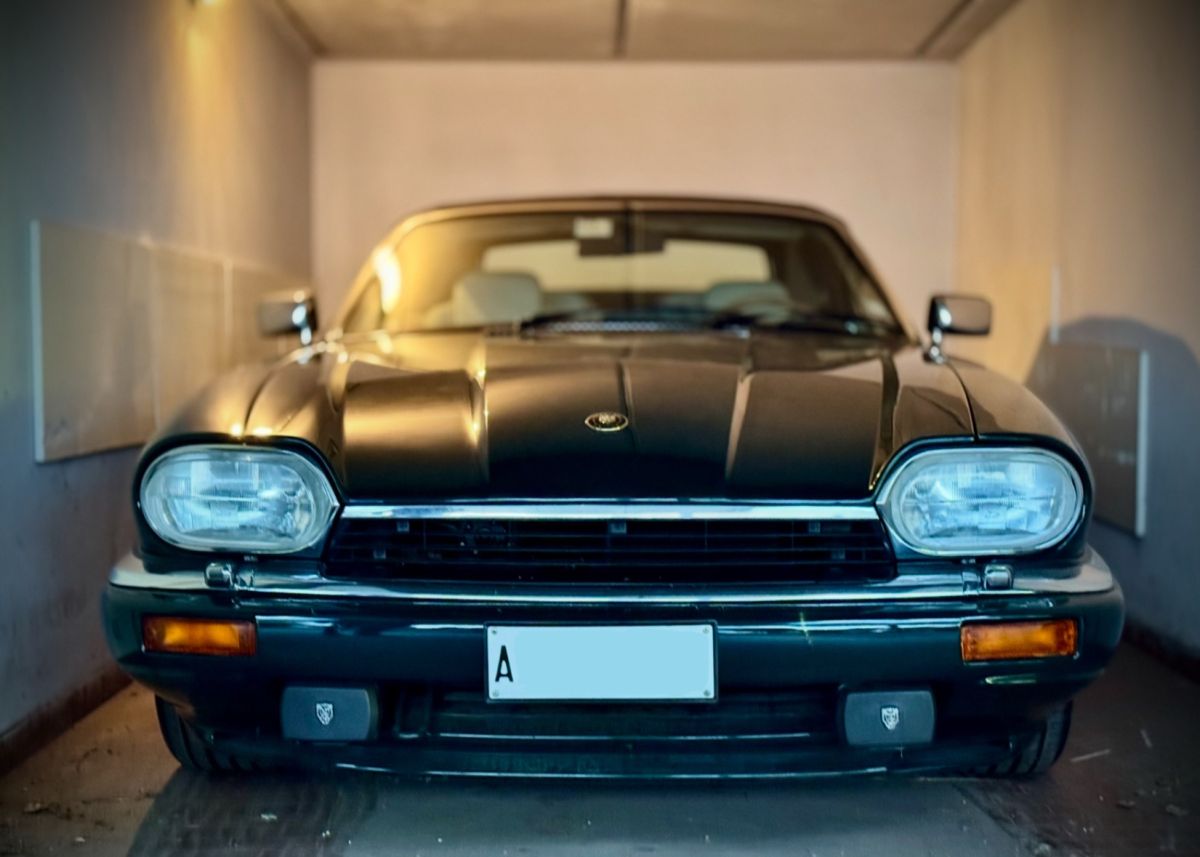 JAGUAR XJS(1975-1996) Celebration - km 16.800 *original*
