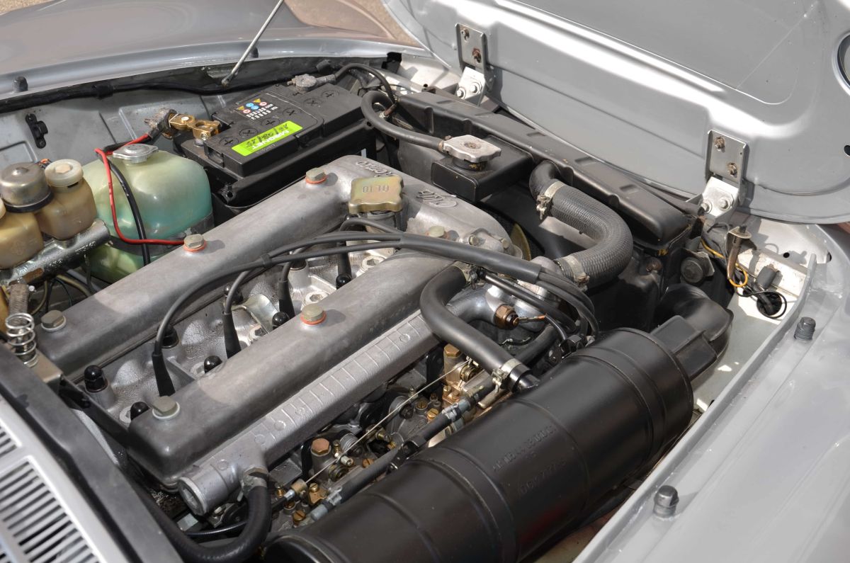 ALFA ROMEO Spider 2000 Veloce Pininfarina 