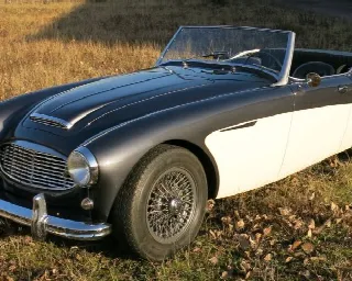 Foto 1 di 6: AUSTIN HEALEY 100/6 BN4   