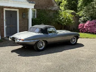 Foto 5 di 8: JAGUAR E-Type SI (1961-1968) Convertible 