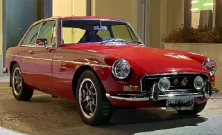 Foto 2 di 12: MG B GT   