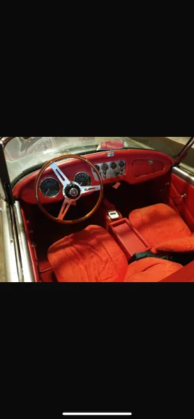 Foto 3 di 4: DAIMLER DartSP250 Spider