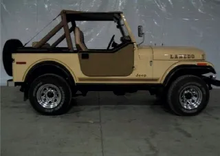 Foto 2 di 2: JEEP CJ 7 Laredo 