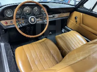 Foto 8 di 20: PORSCHE 911 2.0 