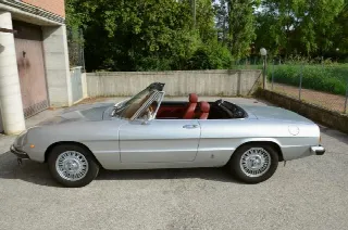 Foto 1 di 3: ALFA ROMEO Spider 2000 Veloce Pininfarina  