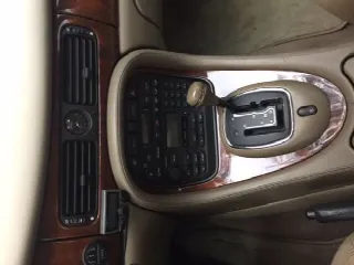 Foto 7 di 8: JAGUAR XJ8(1997-2004) 3.2 240cv  
