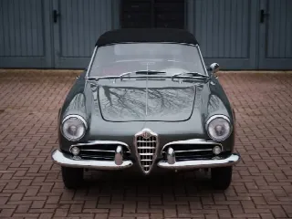 Foto 4 di 18: ALFA ROMEO Giulietta Spider 