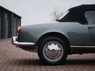 Foto 8 di 18: ALFA ROMEO Giulietta Spider 