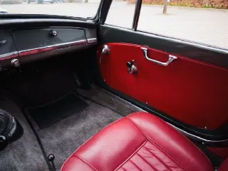 Foto 10 di 18: ALFA ROMEO Giulietta Spider 