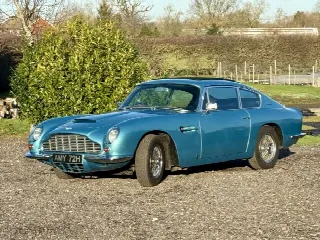Foto 2 di 6: ASTON MARTIN DB6(1965-1971) Coupe  