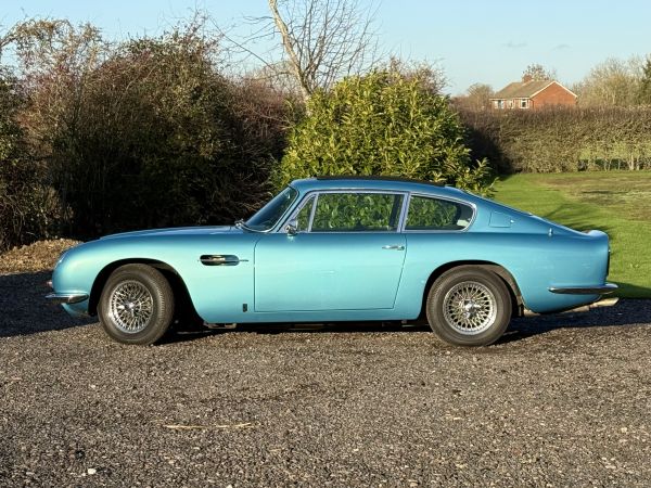 ASTON MARTIN DB6(1965-1971) Coupe  