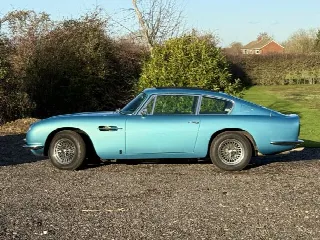 Foto 1 di 6: ASTON MARTIN DB6(1965-1971) Coupe  