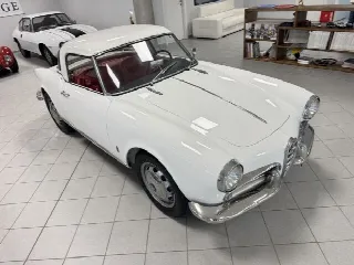 Foto 8 di 34: ALFA ROMEO Giulietta Spider Veloce Passo Corto 