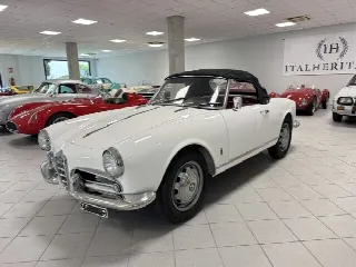 Foto 2 di 34: ALFA ROMEO Giulietta Spider Veloce Passo Corto 