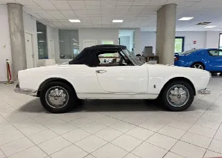 Foto 3 di 34: ALFA ROMEO Giulietta Spider Veloce Passo Corto 