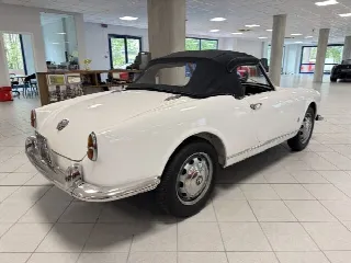 Foto 7 di 34: ALFA ROMEO Giulietta Spider Veloce Passo Corto 