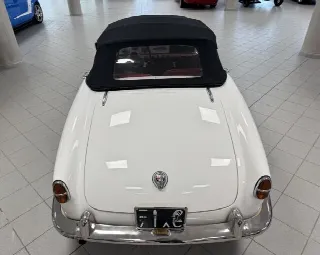 Foto 12 di 34: ALFA ROMEO Giulietta Spider Veloce Passo Corto 