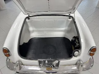 Foto 11 di 34: ALFA ROMEO Giulietta Spider Veloce Passo Corto 