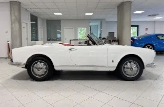 Foto 19 di 34: ALFA ROMEO Giulietta Spider Veloce Passo Corto 