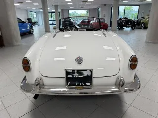 Foto 20 di 34: ALFA ROMEO Giulietta Spider Veloce Passo Corto 