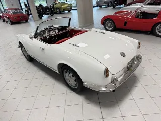 Foto 28 di 34: ALFA ROMEO Giulietta Spider Veloce Passo Corto 