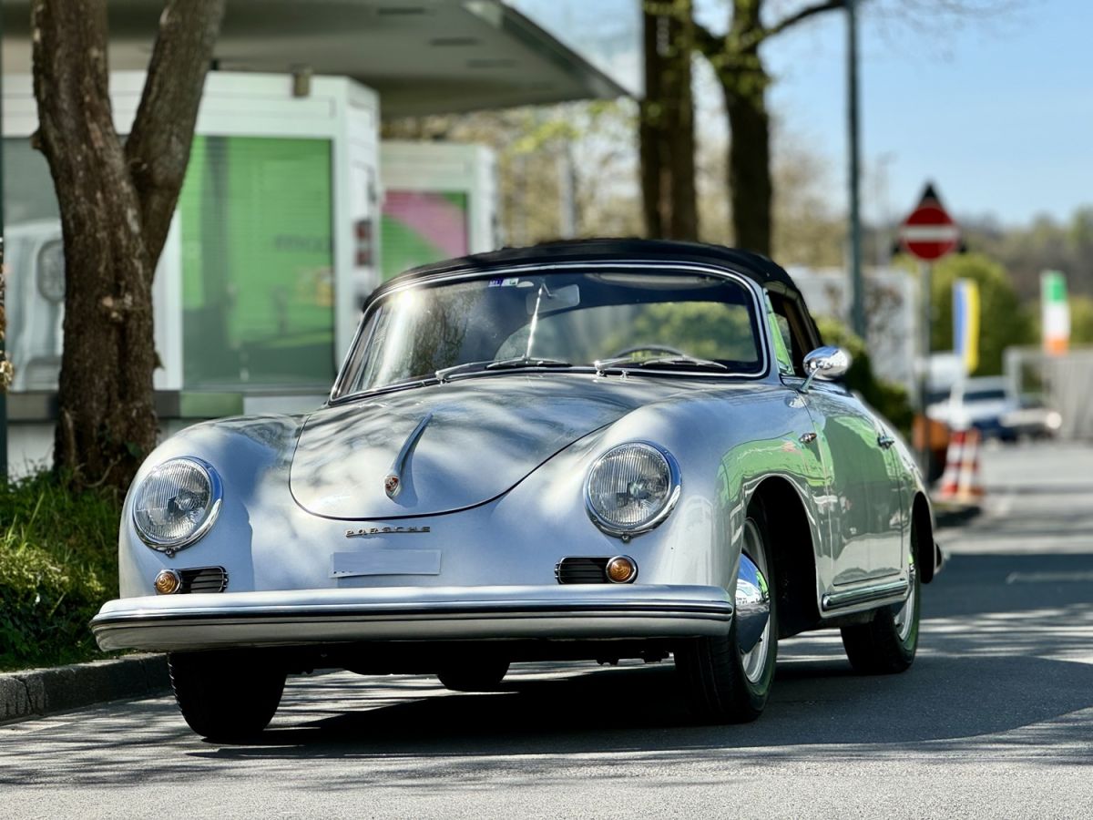La Porsche 356 A 1600 Cabriolet protagonista nello stand OldCar24 a Techno Classica Essen 2025